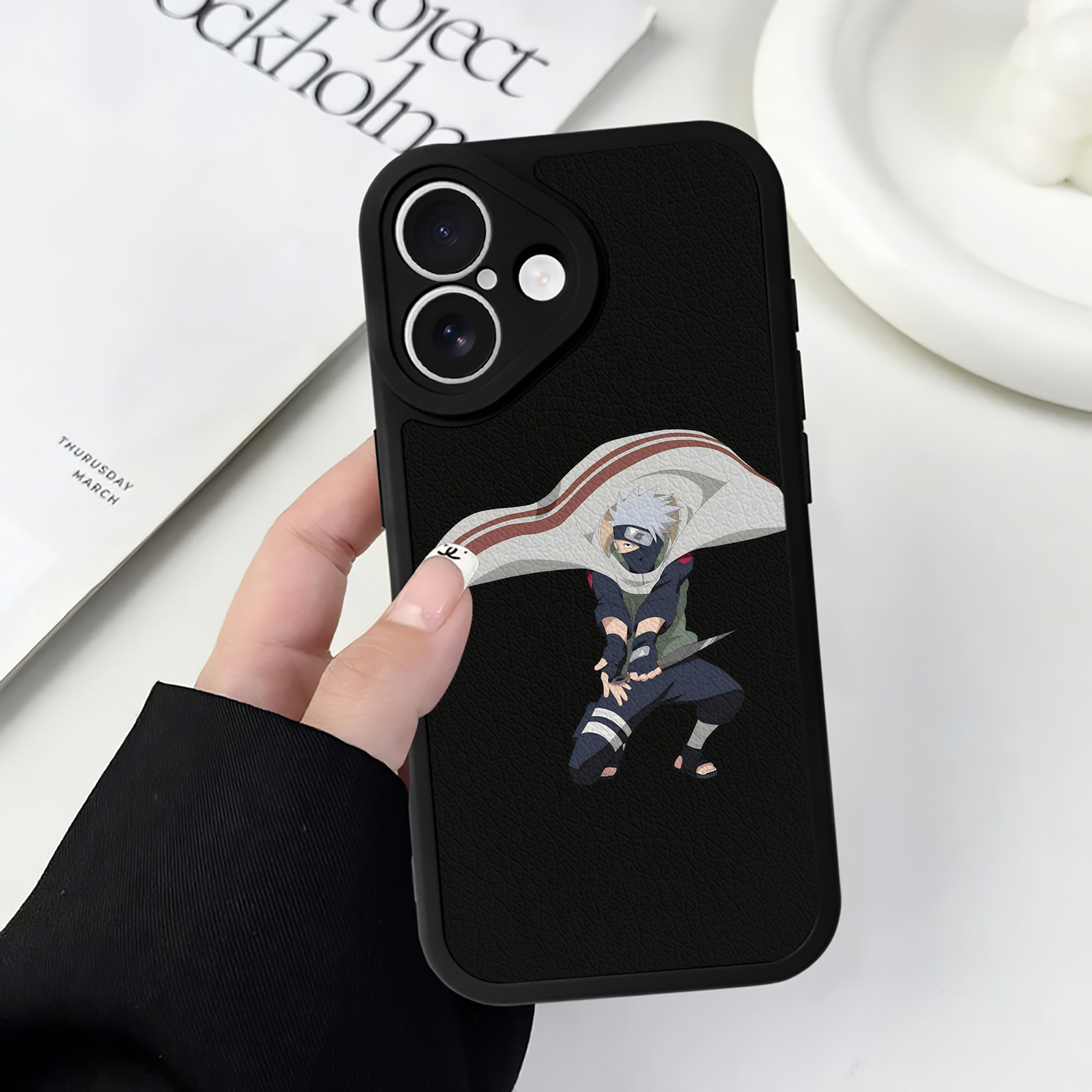 （画像用） NARUTO -ナルト- はたけ カカシ Hatake Kakashi 【iPhone 16シリーズ対応】シリコンスマホケース（レザー調） 材質：シリコン